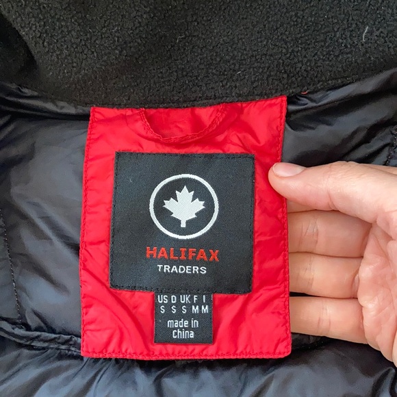 Halifax Traders red packable coat - Picture 2 of 4